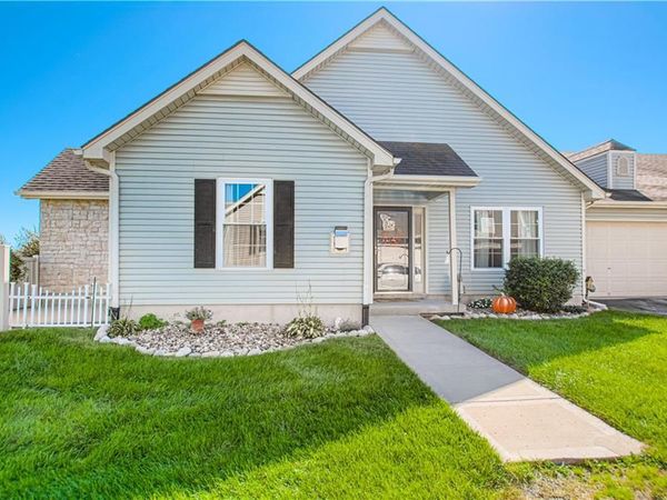 9807 N Potter Avenue, Kansas City, MO 64157