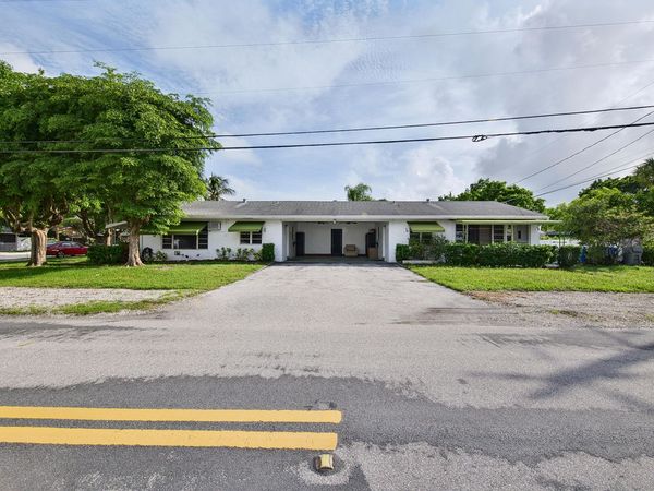 2312 NE 4th Street, Pompano Beach, FL 33062