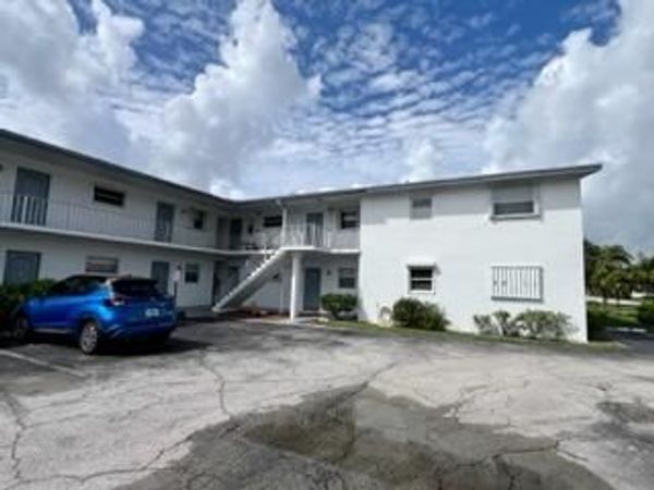 420 W Palm Street, Unit 27, Lantana, FL 33462