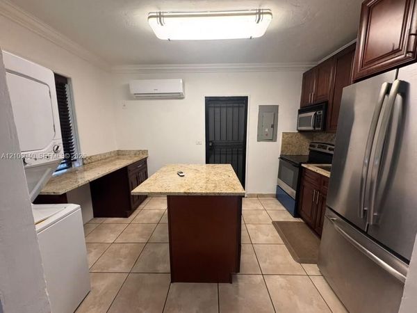 1071 NW 34th St, Unit 1, Miami, FL 33127