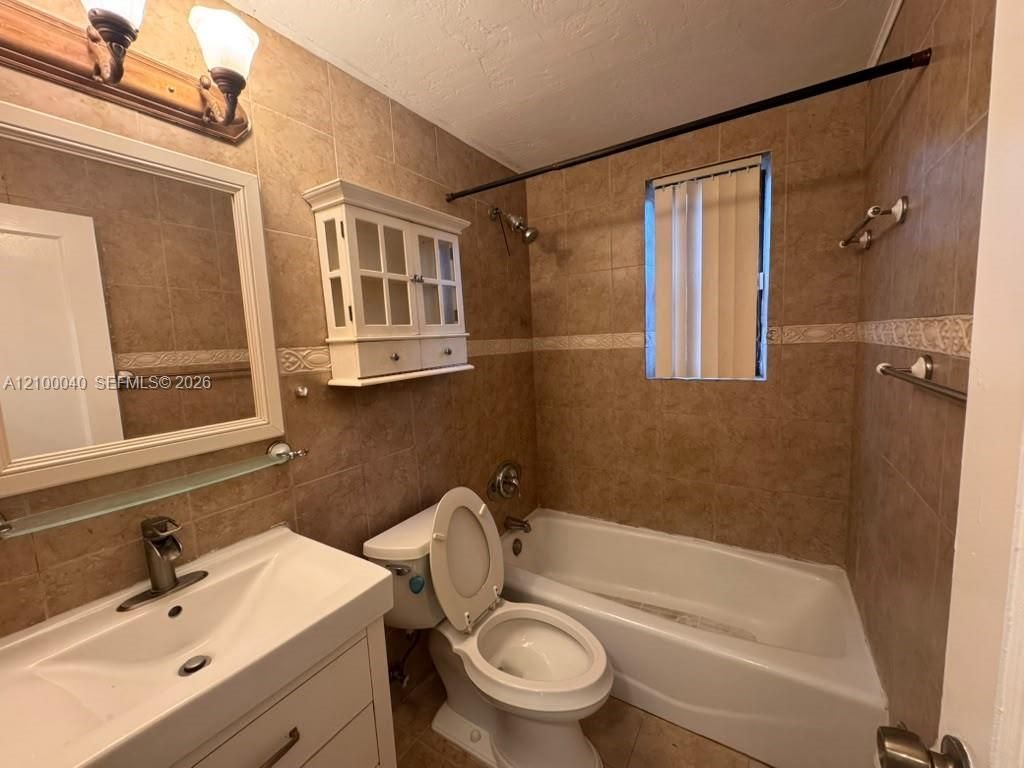 1071 NW 34th St , Unit 1, Miami, FL 33127 Photo