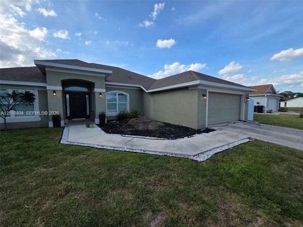 1005 SW Bay State Rd , Port St. Lucie, FL 34953