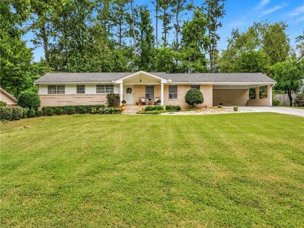 2338 Kings Point Drive, Dunwoody, GA 30338