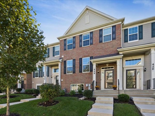 424 Shadow Court , Oswego, IL 60543