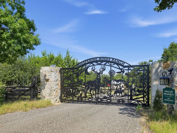 328 Himmel Rd, Fredericksburg, TX 78624