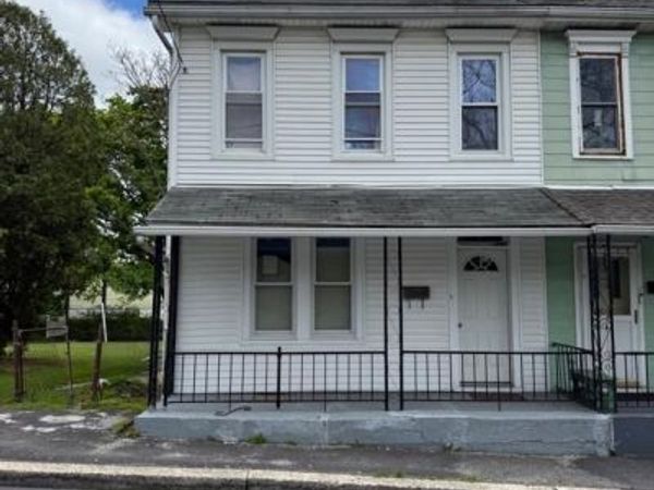 328 E OAK STREET , FRACKVILLE, PA 17931