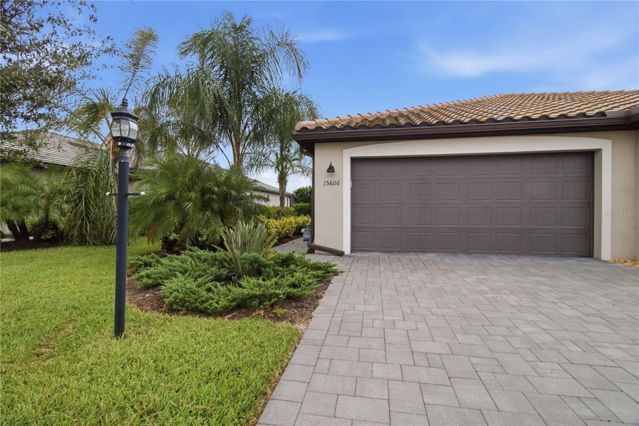 15606 Sunny Day Drive, Bradenton, FL 34211 Photo