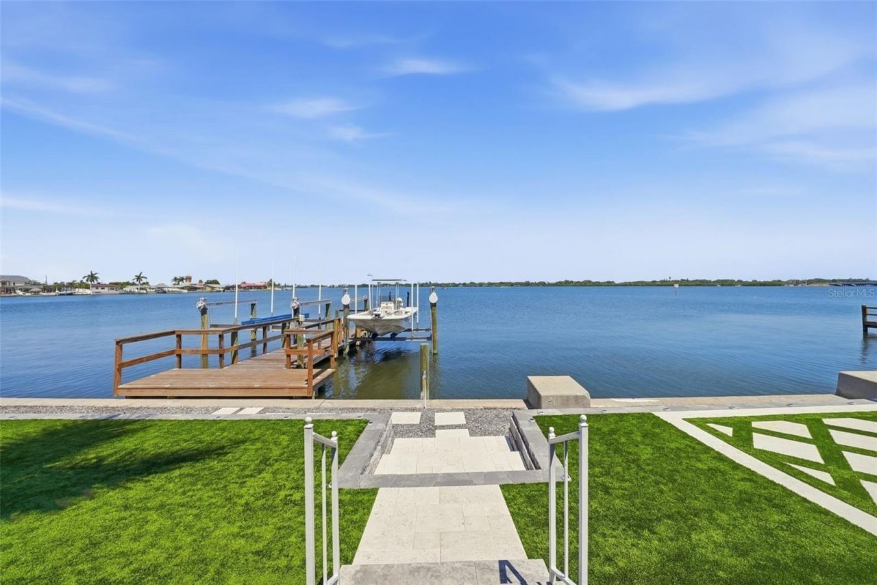 5207 Bay State Road, Palmetto, FL 34221 Photo