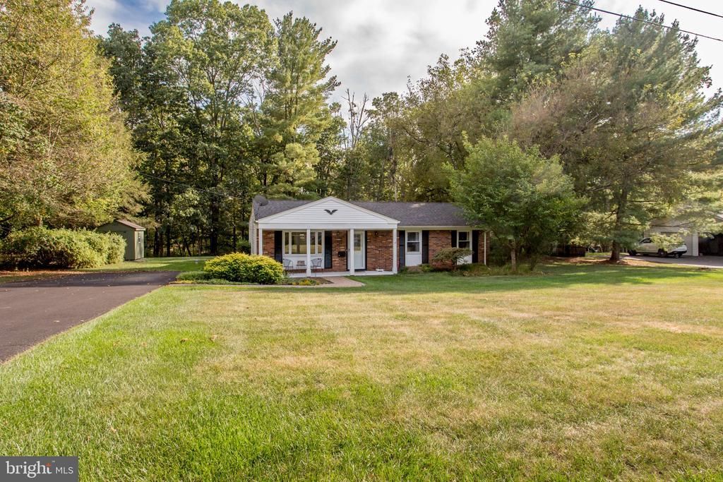 5 Deer Path, Milford, NJ 08848 Main Photo