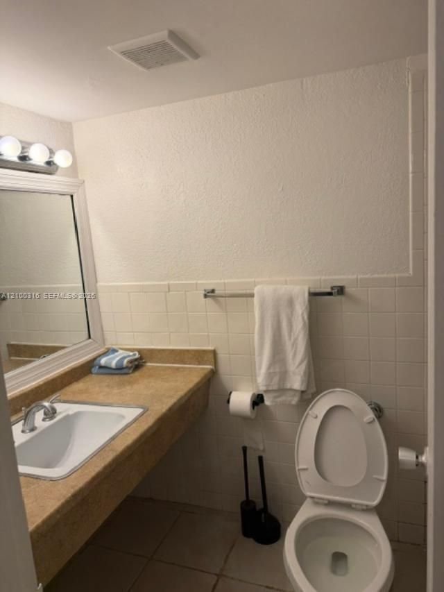 26 Diplomat Pkwy, Unit 2356, Hallandale Beach, FL 33009 Photo