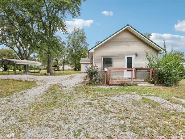 315 S Clinton Street , Litchfield, IL 62056