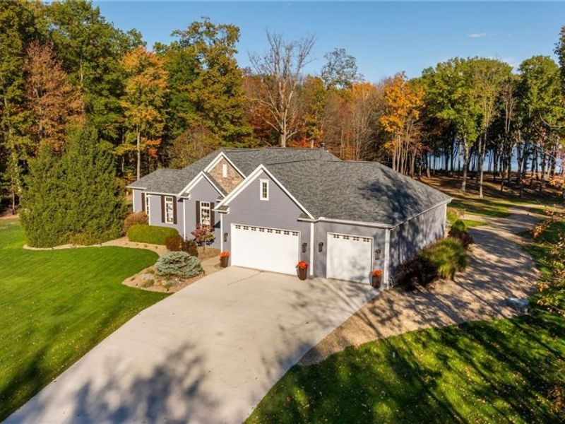 2235 S Mahoning Road, Lake Milton, OH 44429 Photo 2