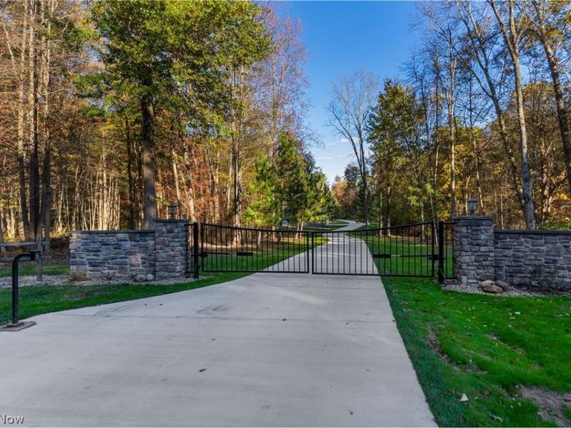 2235 S Mahoning Road, Lake Milton, OH 44429 Photo 8