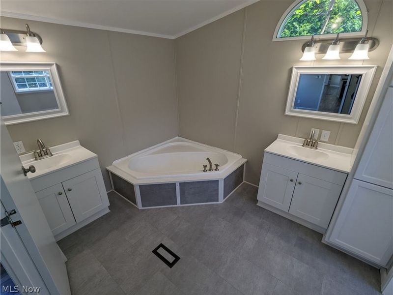 2663 Stoneyridge Drive, Madison, OH 44057 Photo 9