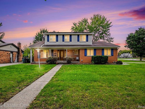 2320 Greensboro Drive, Troy, Mi 48085