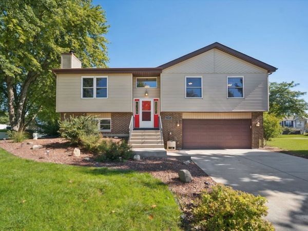 1185 S Appletree Lane , Bartlett, IL 60103