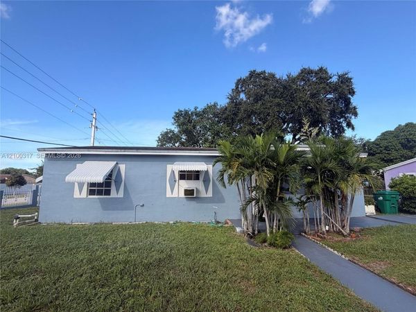 16000 NW 17th Ct , Miami Gardens, FL 33054