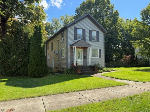 449 N Broadway , Geneva, OH 44041