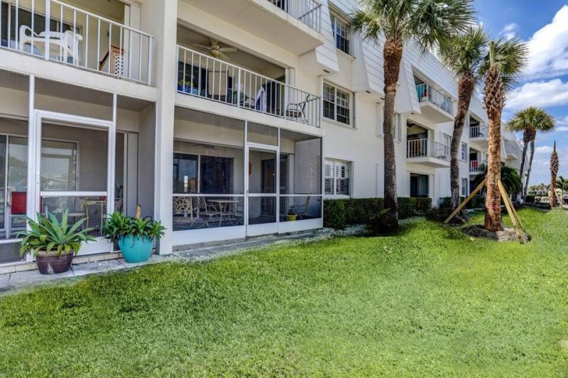 1160 Sugar Sands Boulevard, Unit 401, Singer Island, FL 33404 Photo