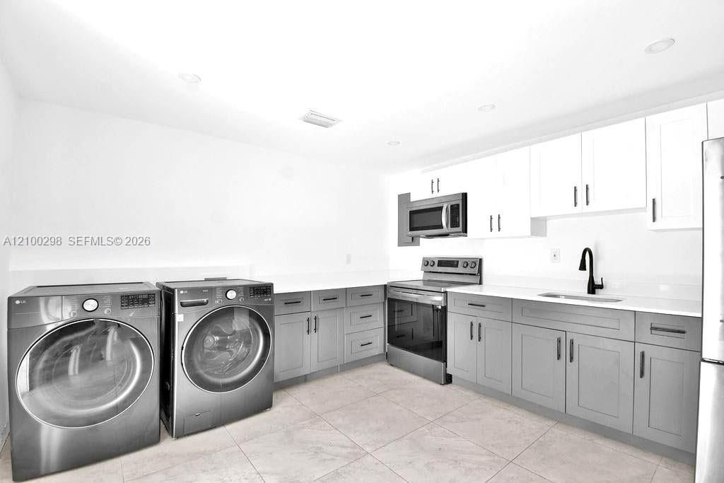 1102 NW 103rd St , Miami, FL 33150 Photo