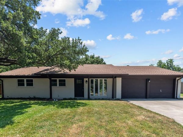 2008 Maplewood Drive , Gainesville, TX 76240