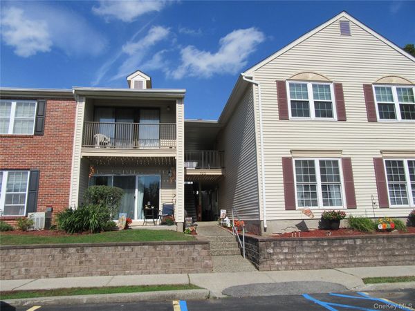 102 Cartwheel Court, Unit 22, Washingtonville, NY 10992