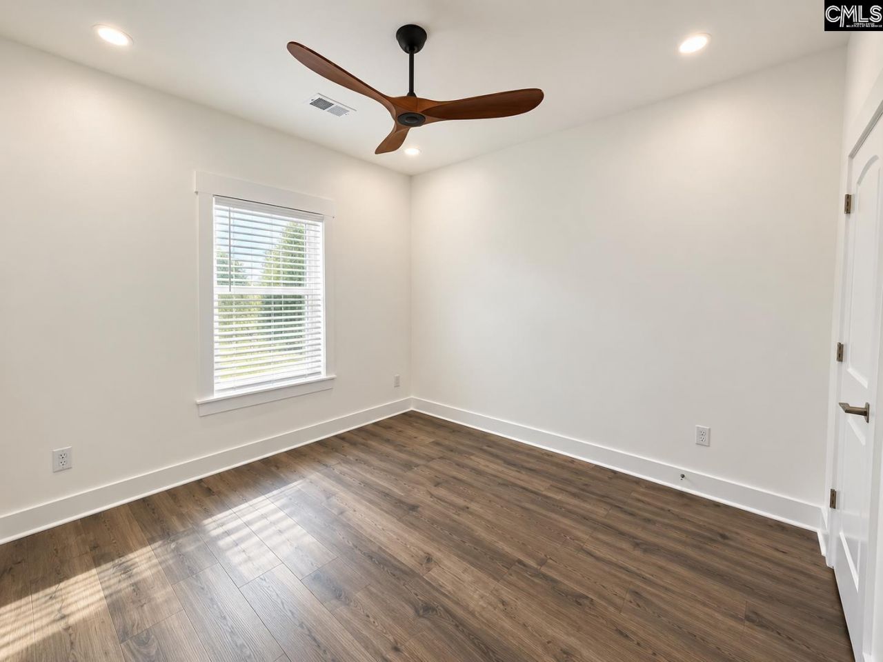 112 Lorick Circle  Photo 12