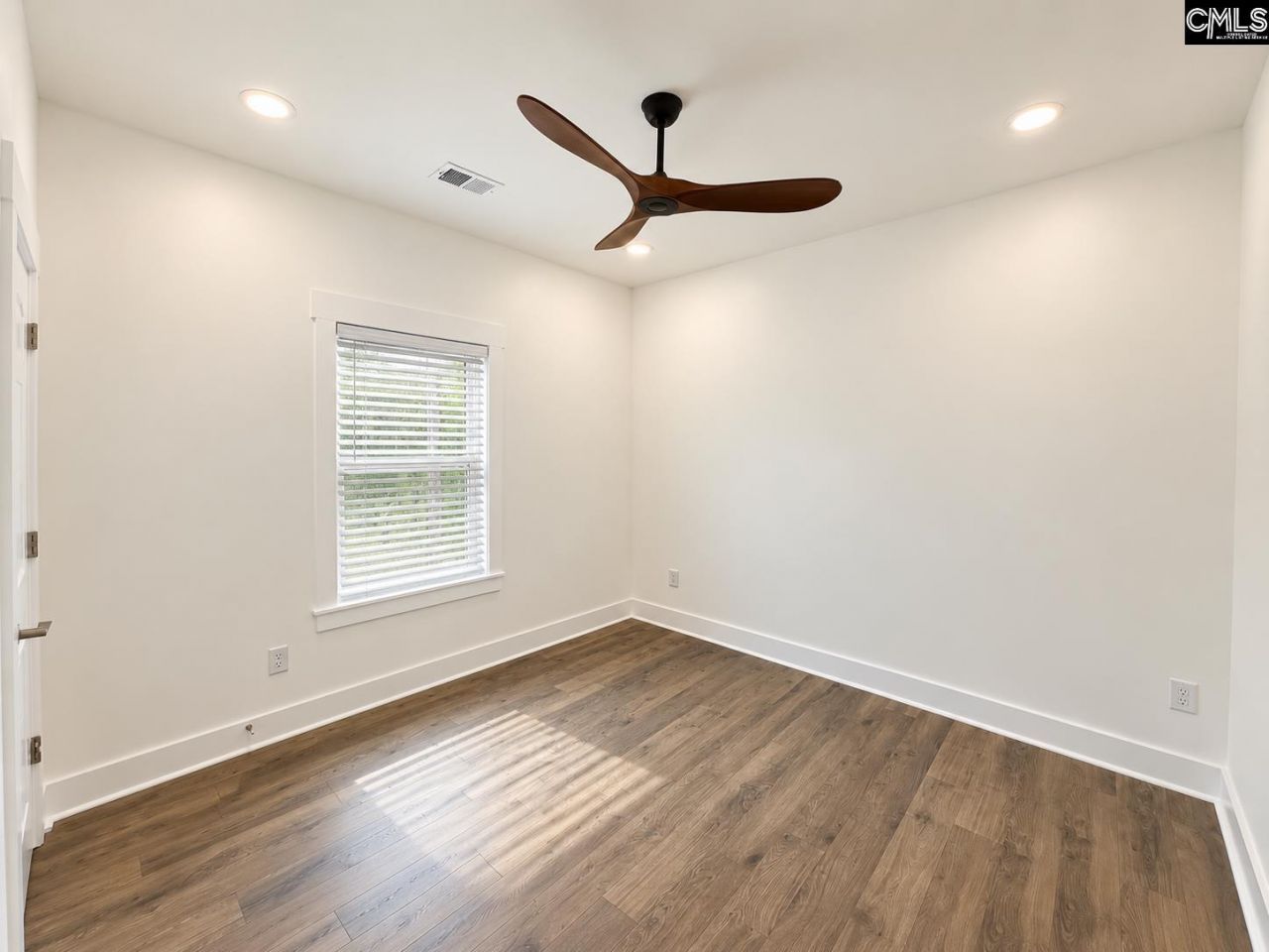 112 Lorick Circle  Photo 15