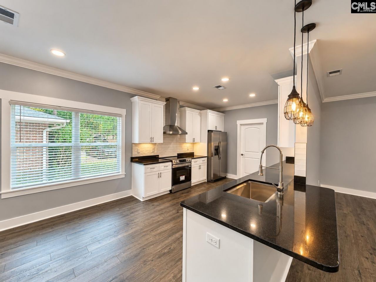 112 Lorick Circle  Photo 4