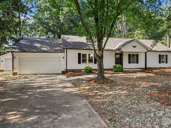 3758 Fieldcrest Circle NW, Concord, NC 28027