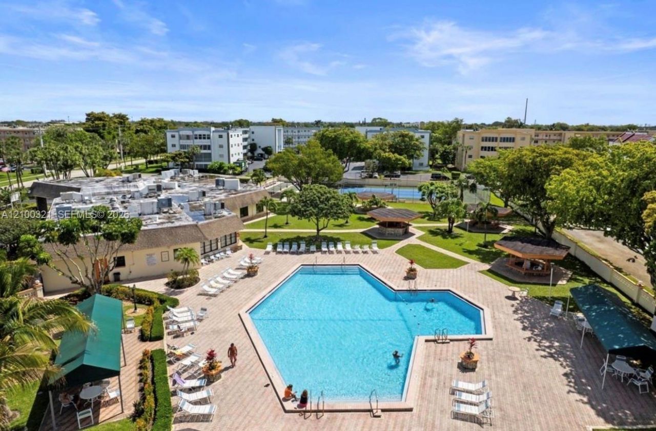 4000 NW 44th Ave , Unit 113, Lauderdale Lakes, FL 33319 Photo
