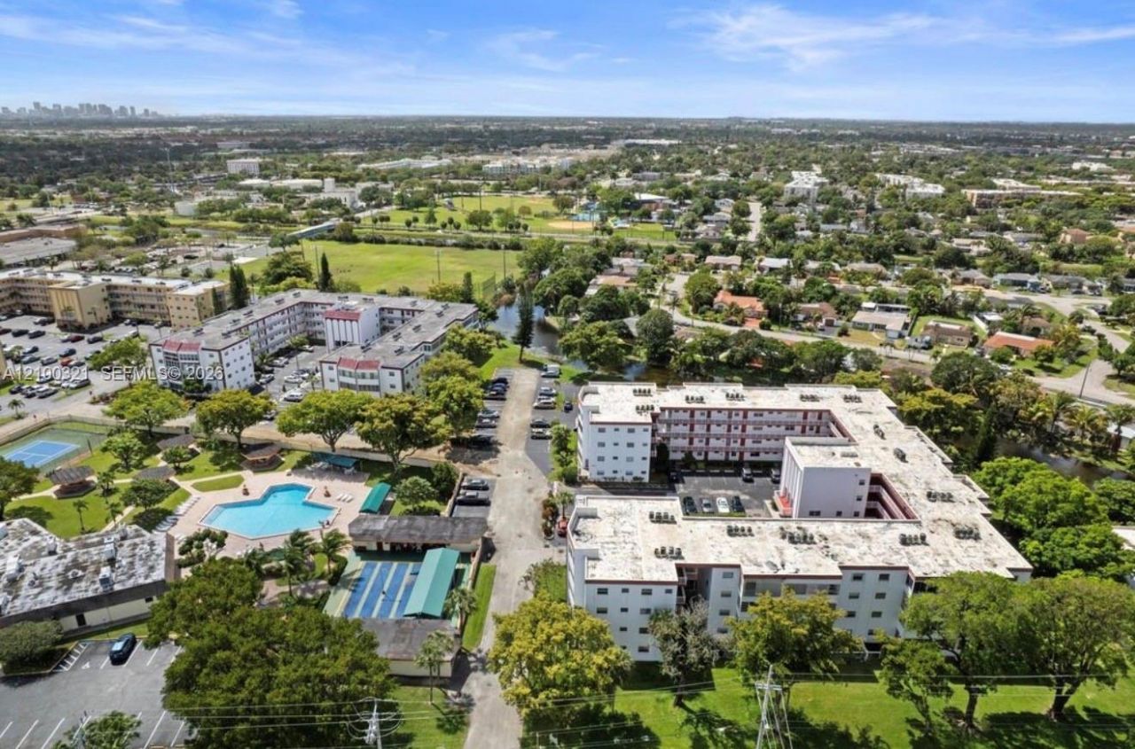 4000 NW 44th Ave , Unit 113, Lauderdale Lakes, FL 33319 Photo