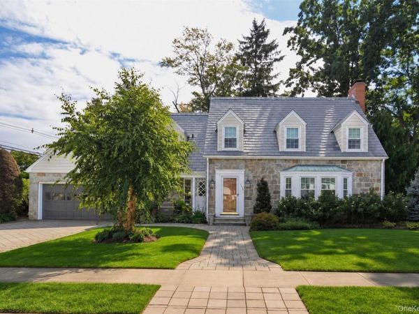 186 Voorhis Avenue, Rockville Centre, NY 11570