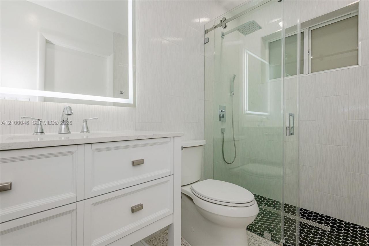 1025 SW 11th St, Unit 1025, Miami, FL 33129 Photo