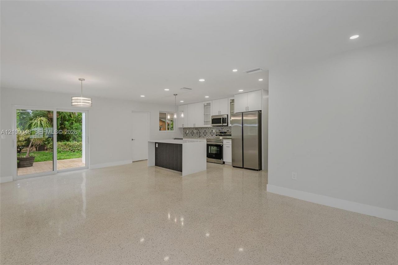 1025 SW 11th St, Unit 1025, Miami, FL 33129 Photo