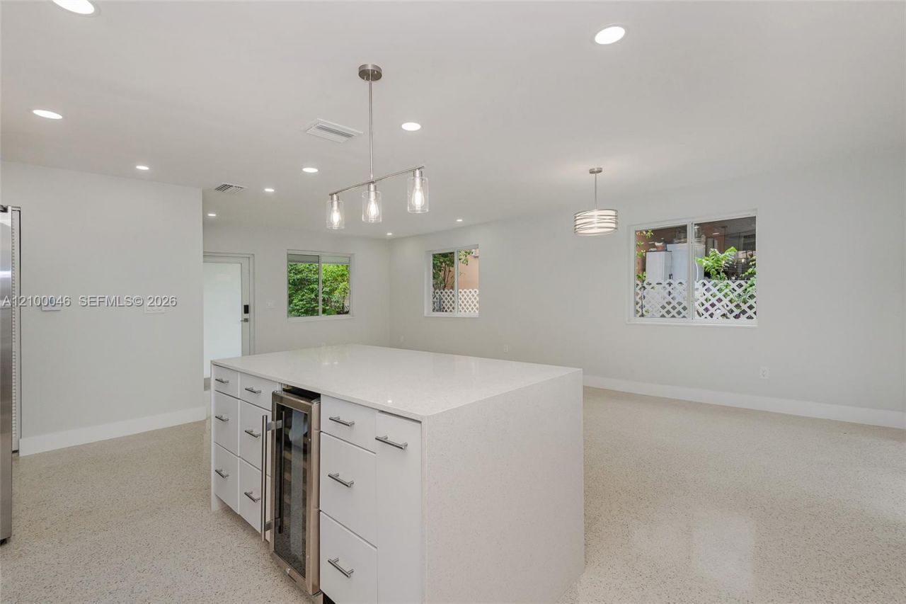 1025 SW 11th St, Unit 1025, Miami, FL 33129 Photo