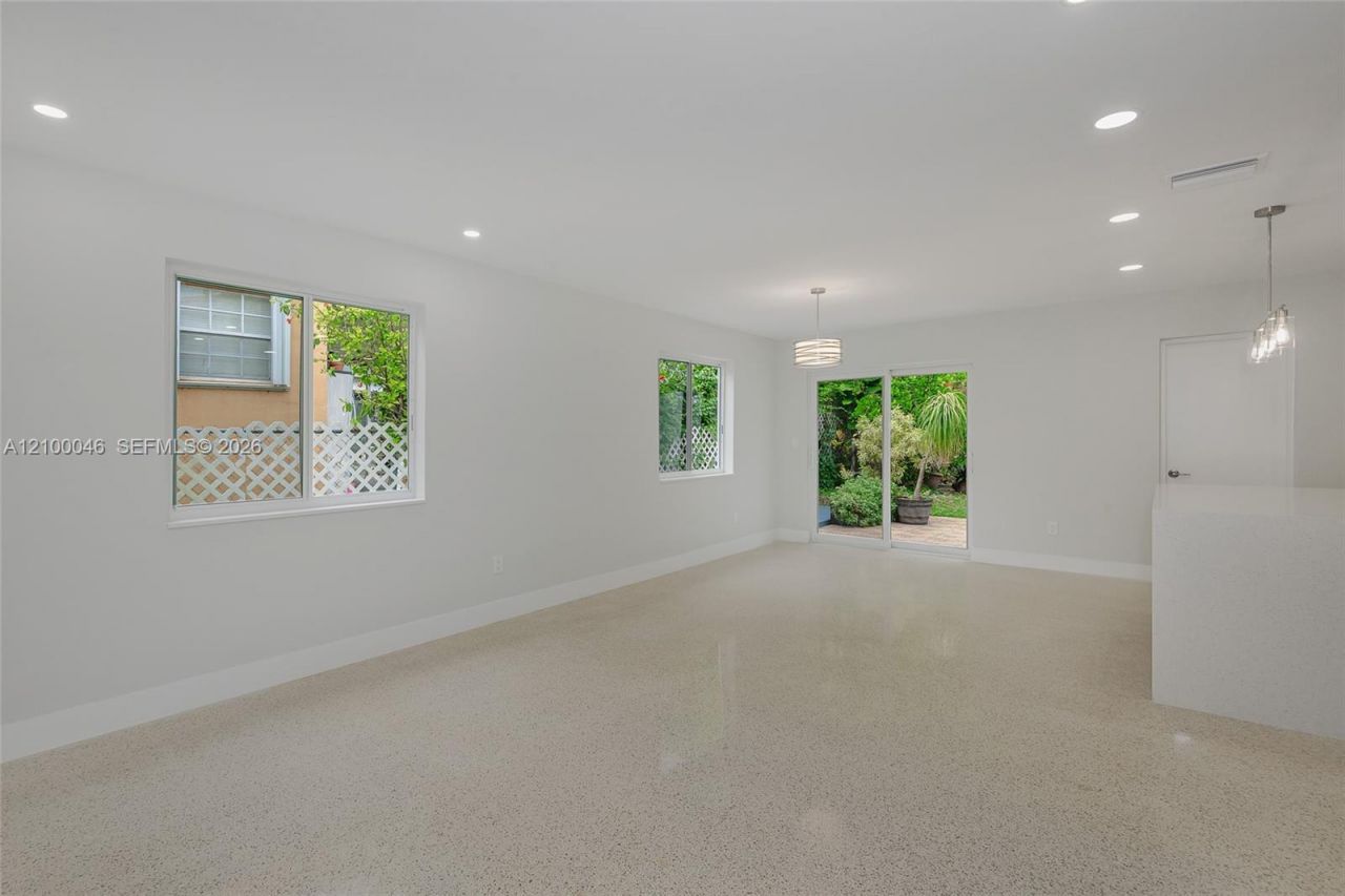 1025 SW 11th St, Unit 1025, Miami, FL 33129 Photo