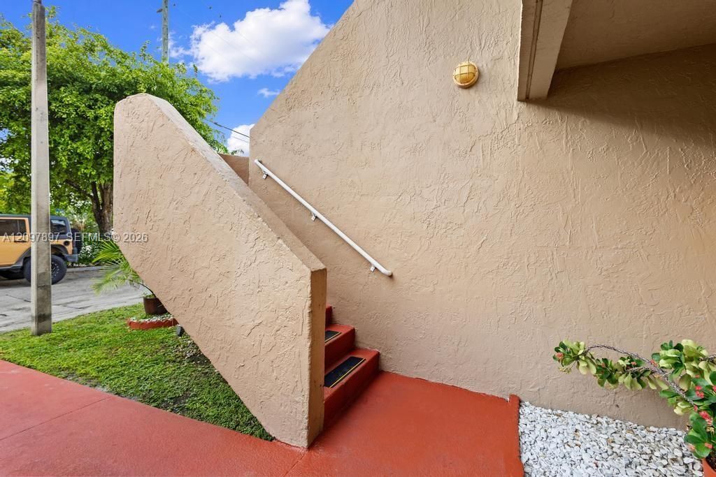 5953 W 28th Ave , Unit 24, Hialeah, FL 33016 Photo