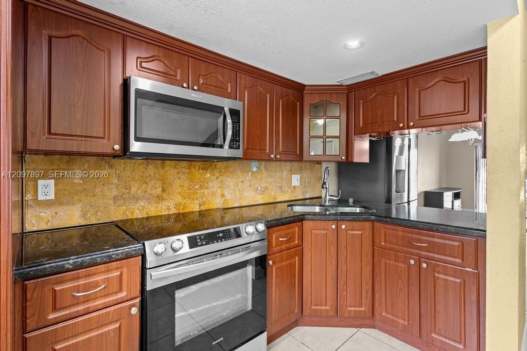5953 W 28th Ave , Unit 24, Hialeah, FL 33016 Photo