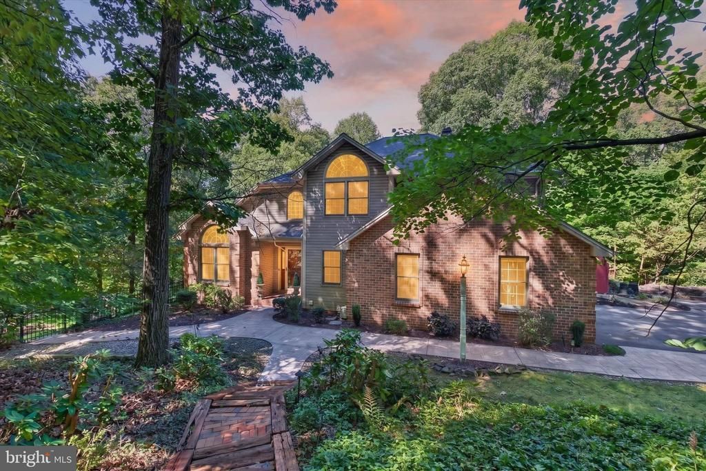 46 HILLCREST DRIVE, MIDDLETOWN, PA 17057