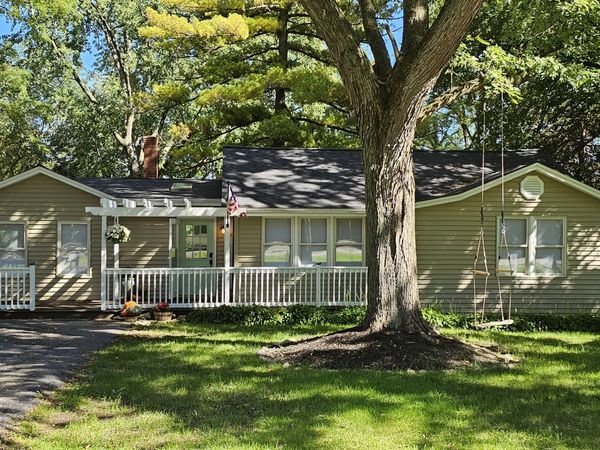 1105 S Hough Street , Barrington, IL 60010