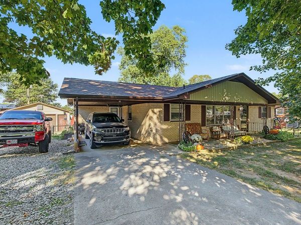65 Glendale Dr , Cadiz, KY 42211
