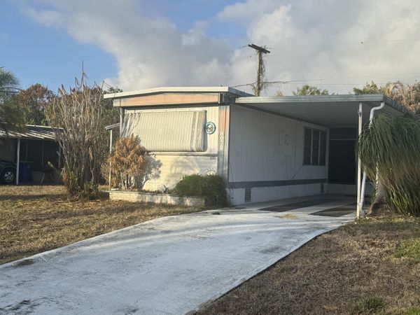 8072 SE SKYLARK Avenue, Hobe Sound, FL 33455
