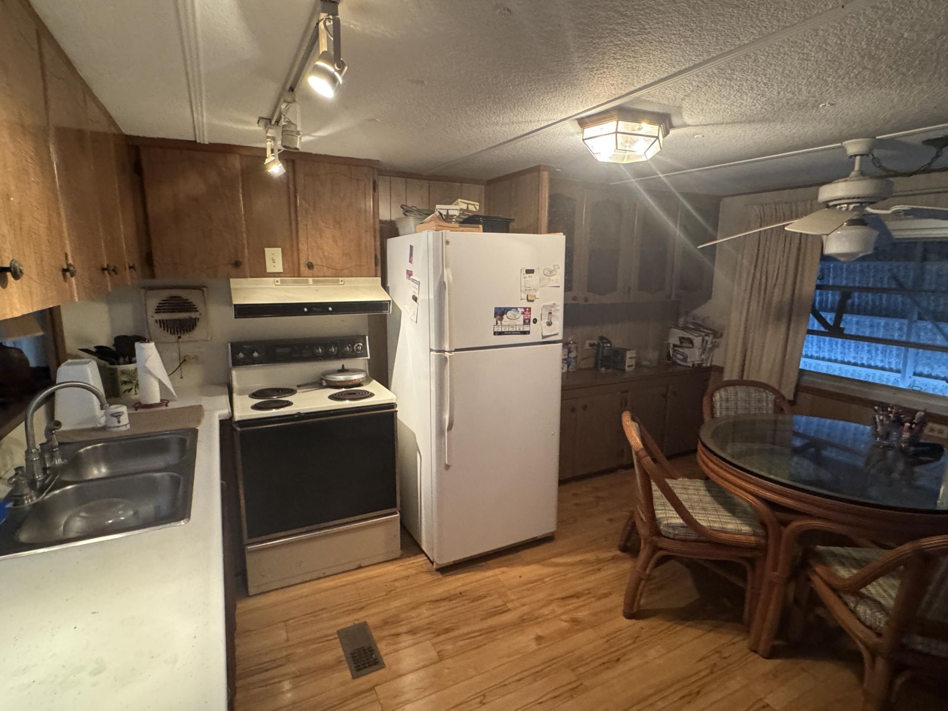 8072 SE Skylark Avenue, Hobe Sound, FL 33455 Photo