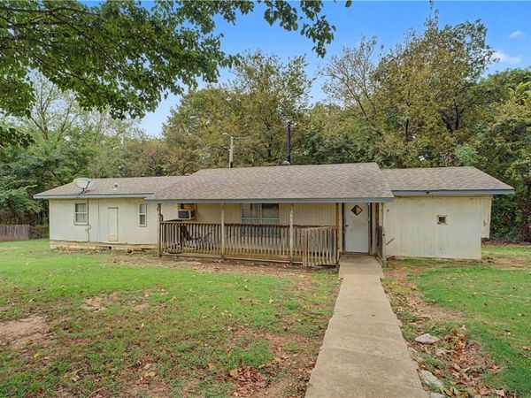 1546 Liberty Avenue , Tontitown, AR 72762