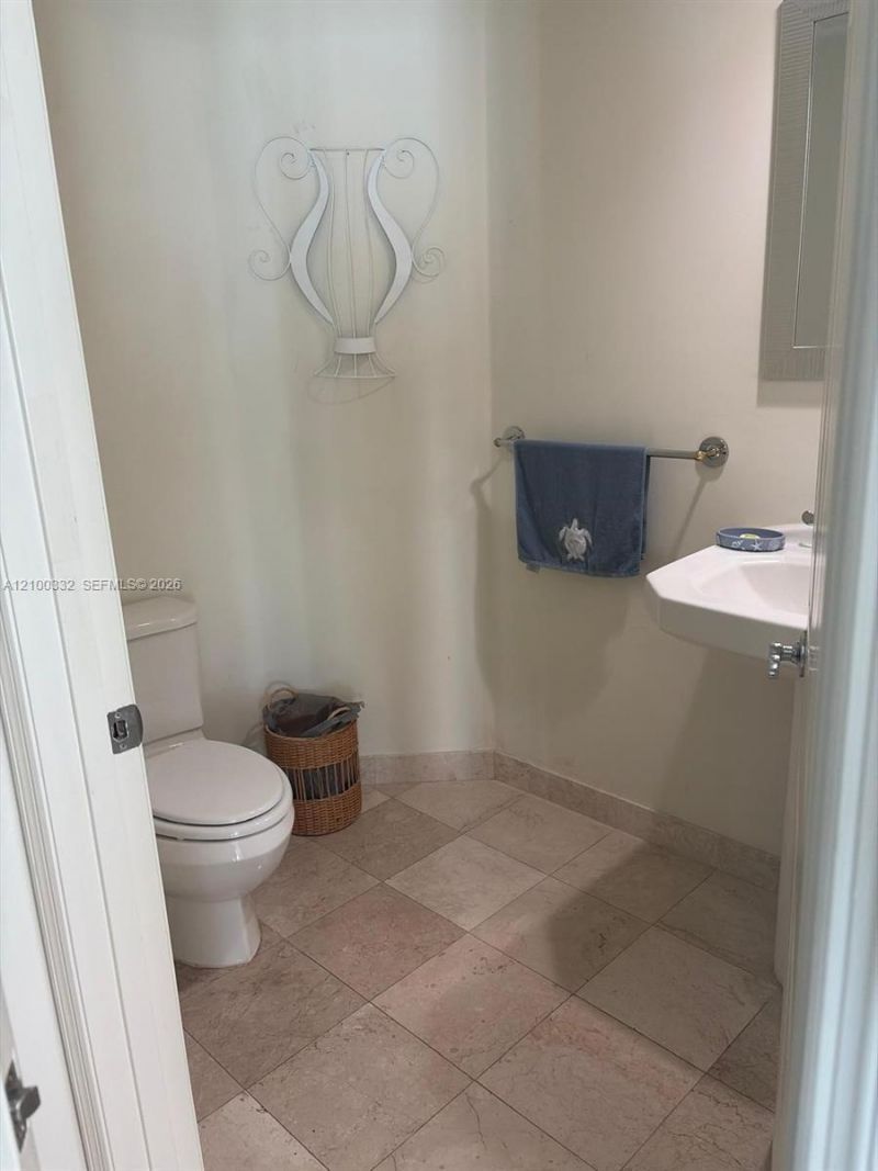 3370 Hidden Bay Dr, Unit 612, Aventura, FL 33180 Photo