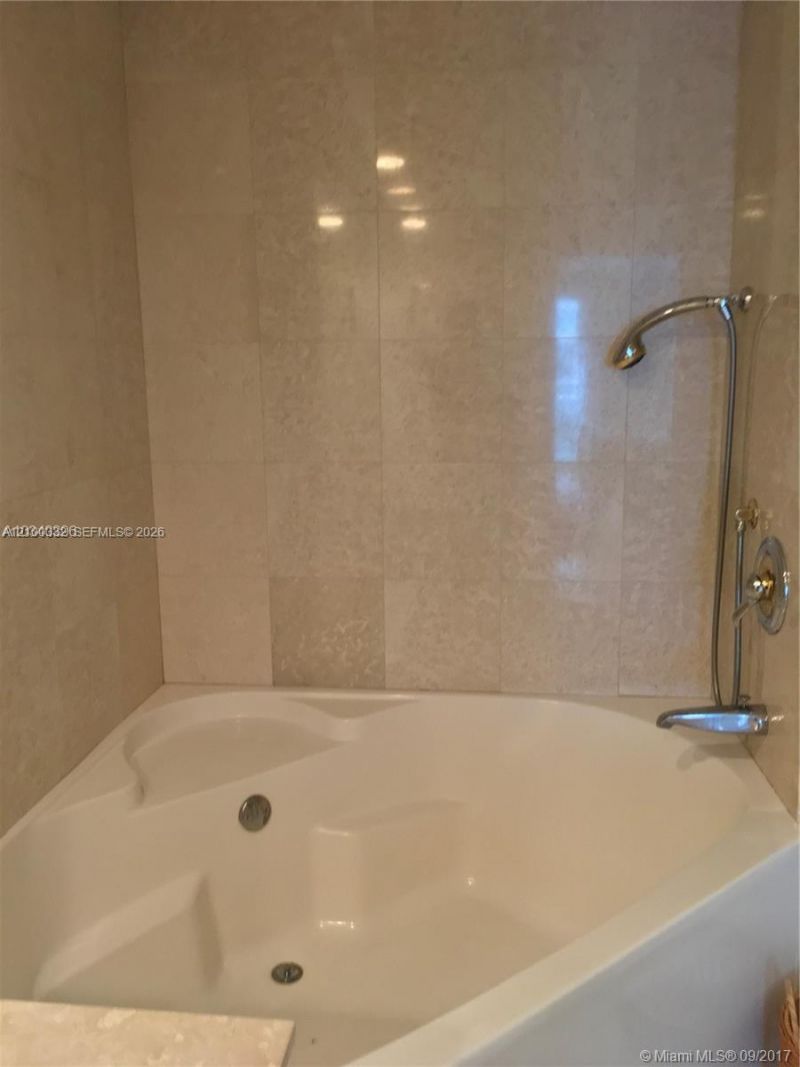 3370 Hidden Bay Dr, Unit 612, Aventura, FL 33180 Photo