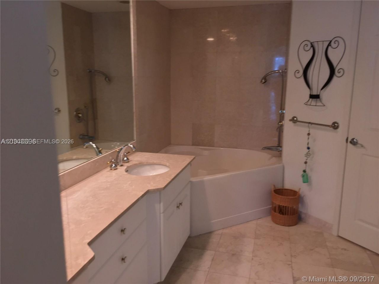 3370 Hidden Bay Dr, Unit 612, Aventura, FL 33180 Photo