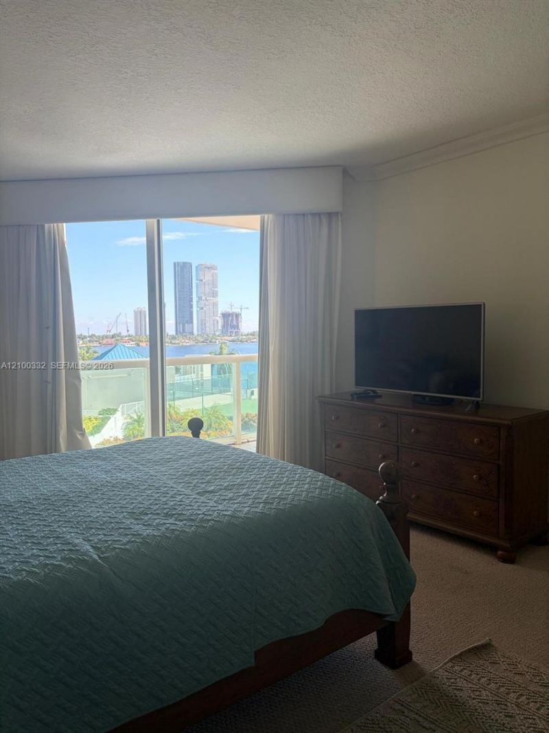3370 Hidden Bay Dr, Unit 612, Aventura, FL 33180 Photo