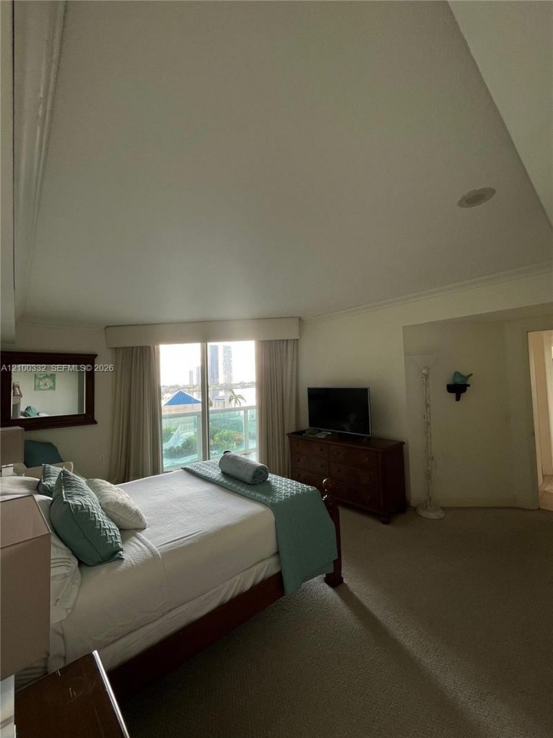 3370 Hidden Bay Dr, Unit 612, Aventura, FL 33180 Photo